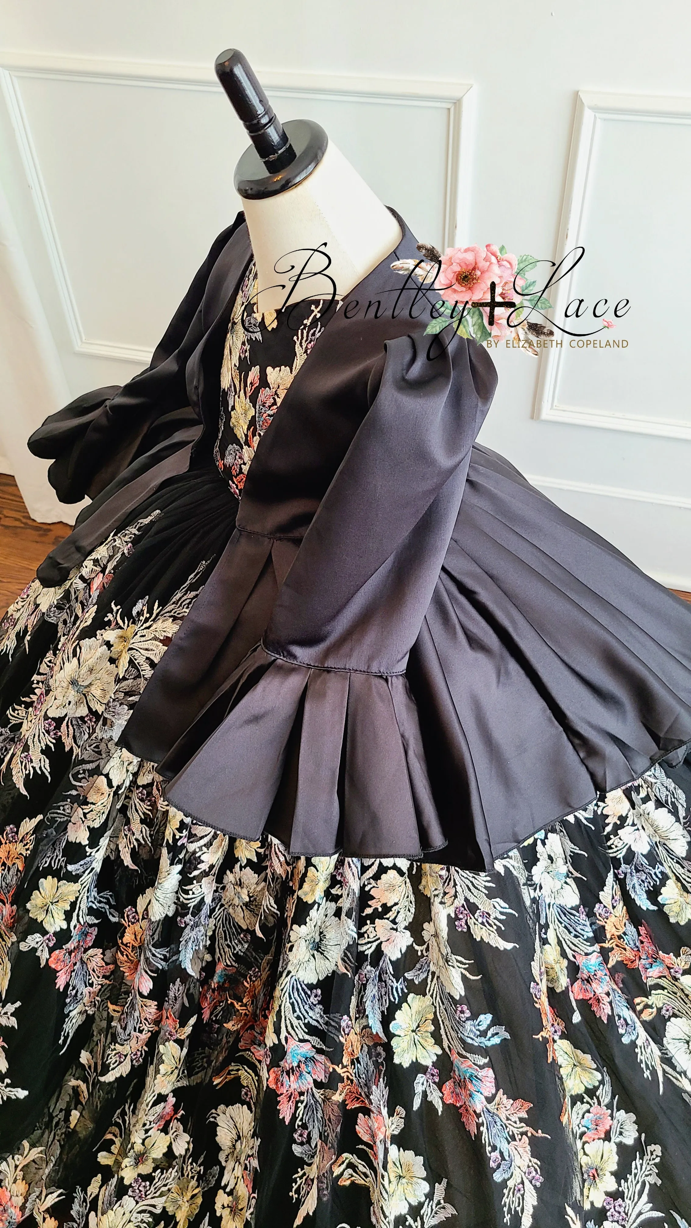 New condition retired rentap "Maribel" -  dress only - Floor long Dress ( 6 Year - Petite 9 Year)