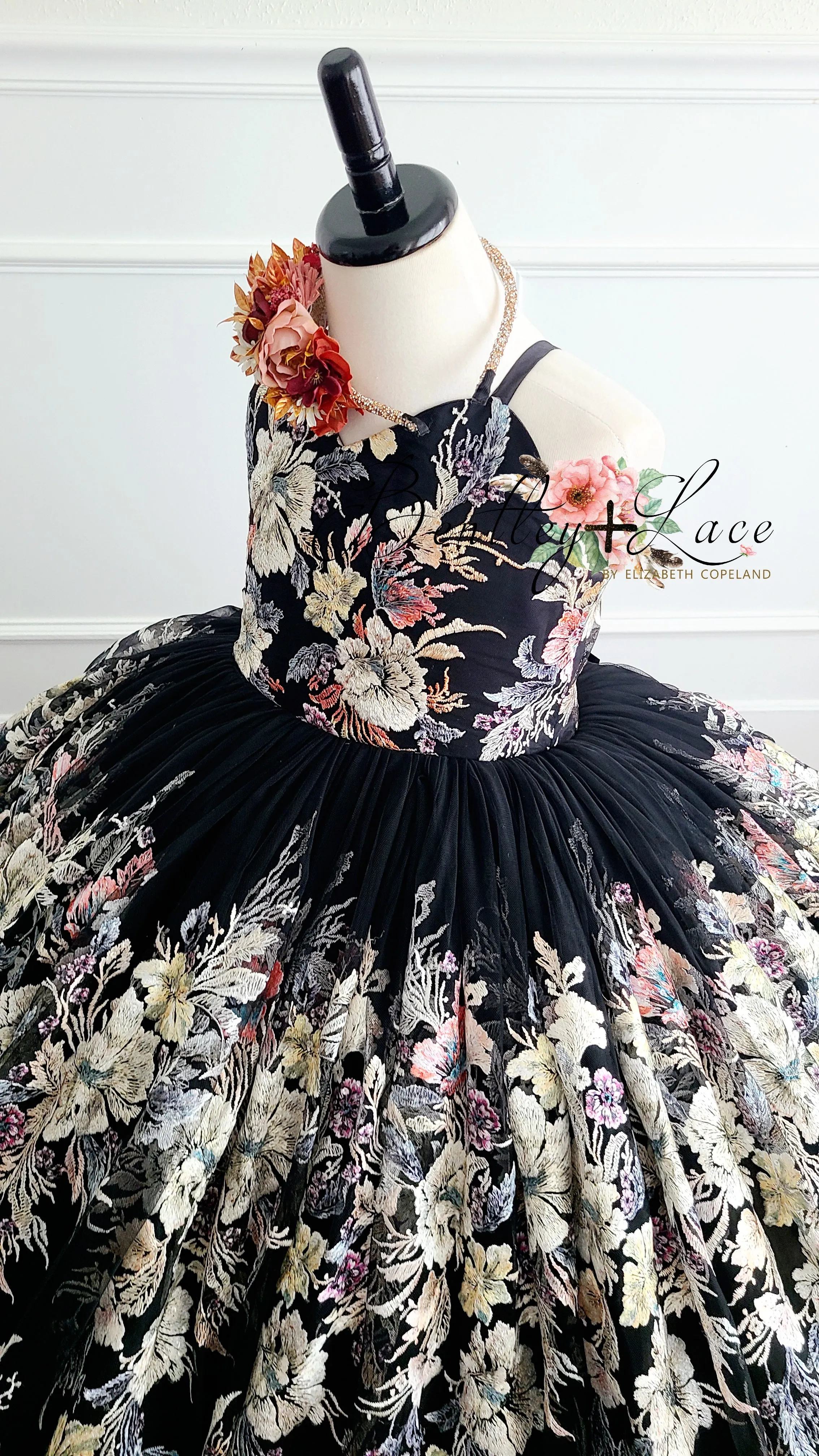 New condition retired rentap "Maribel" -  dress only - Floor long Dress ( 6 Year - Petite 9 Year)