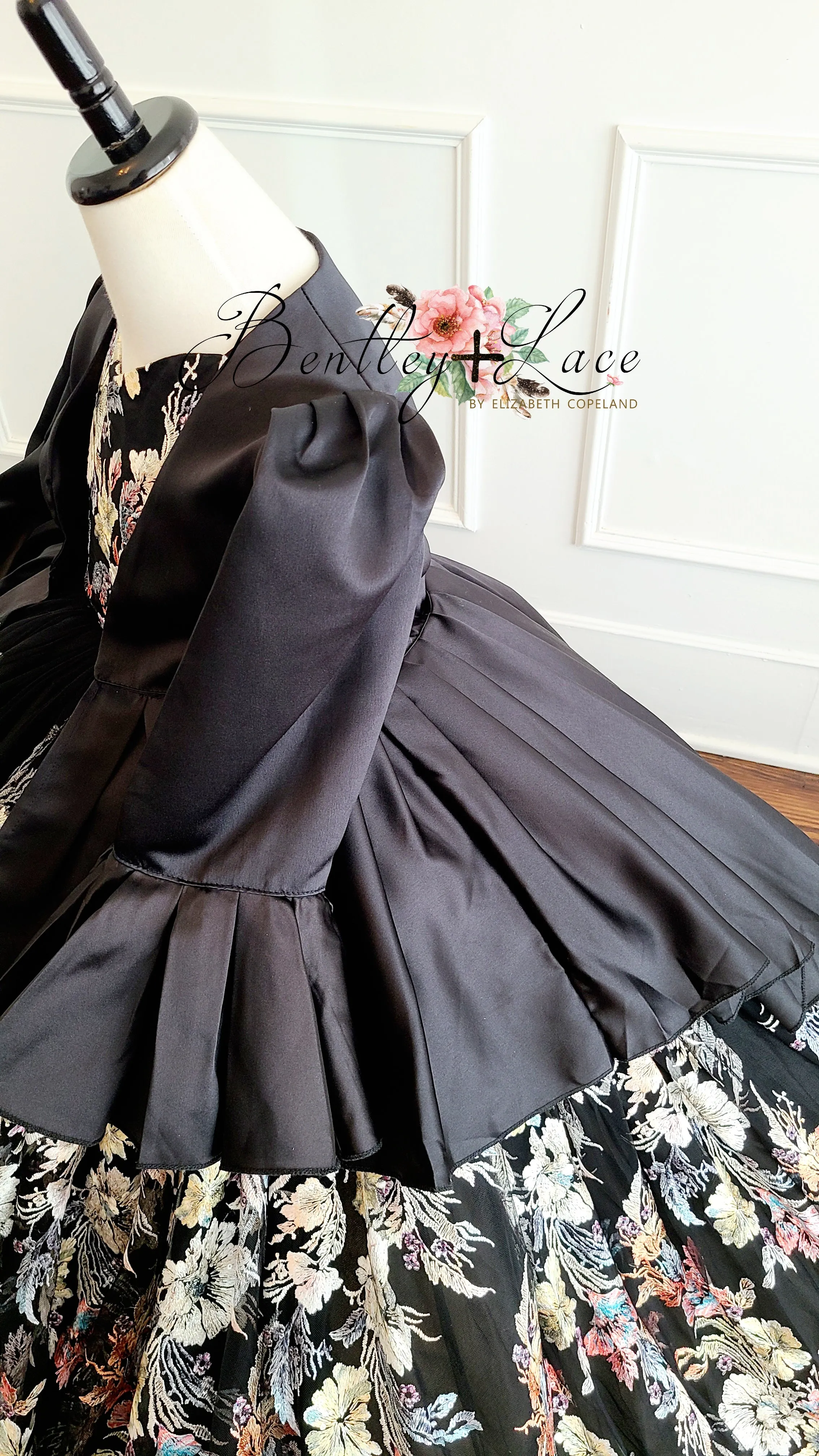 New condition retired rentap "Maribel" -  dress only - Floor long Dress ( 6 Year - Petite 9 Year)