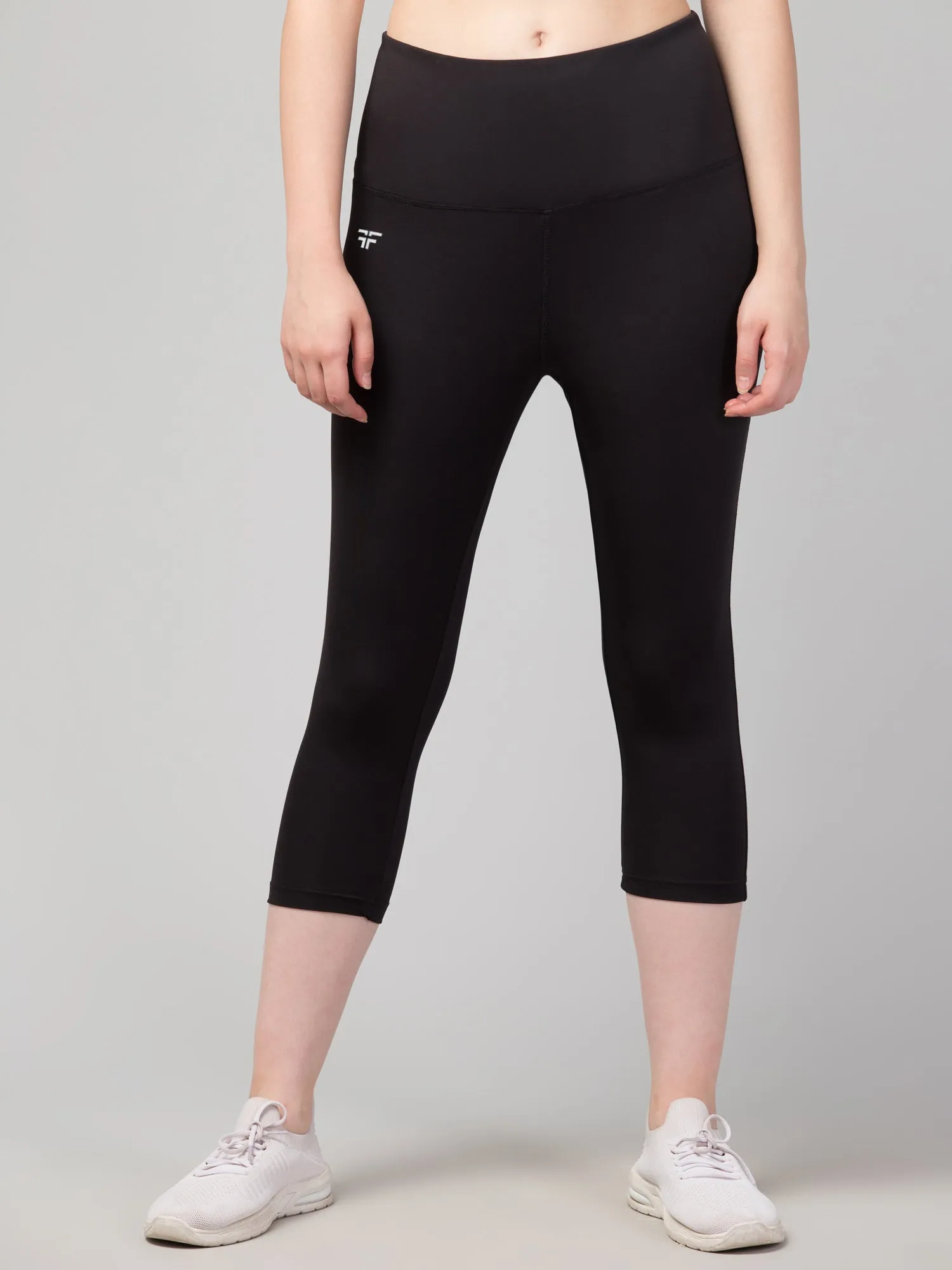 Noir Embrace Knee-Length Leggings