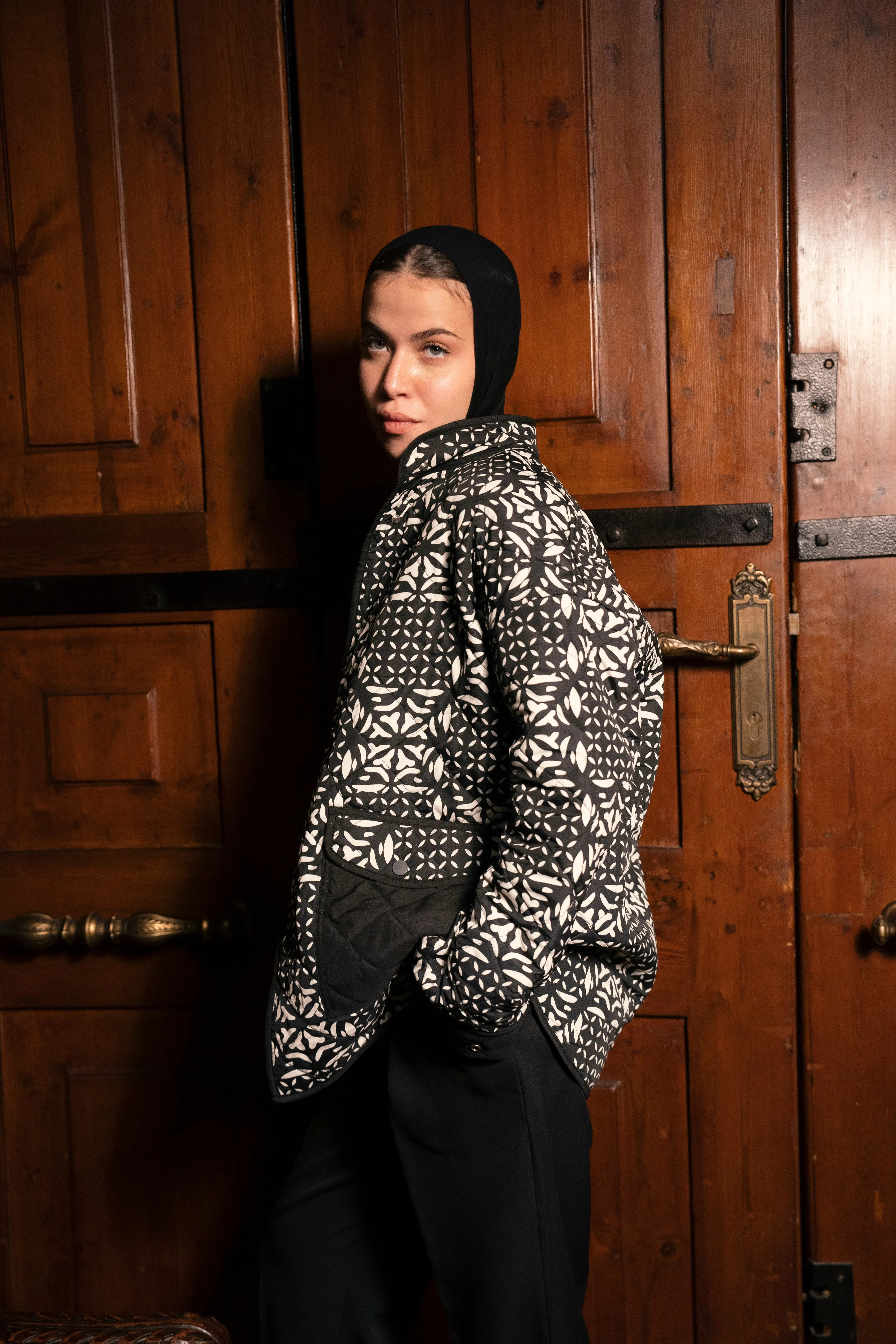 PRINTED PUFFER JACKET -BLACK