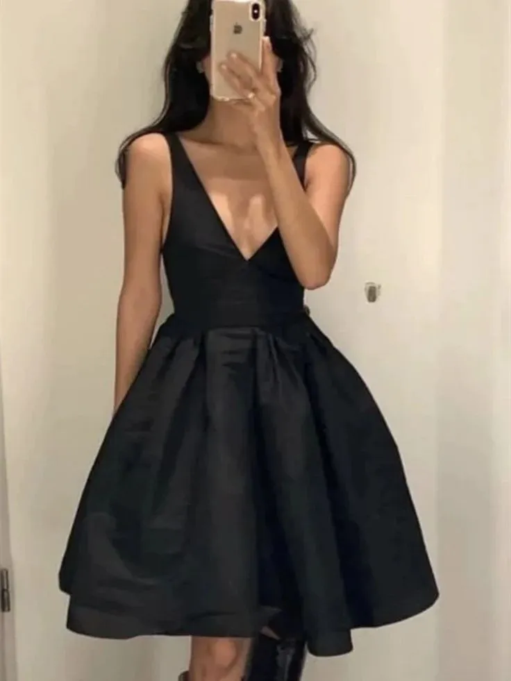 V Neck Black Backless Satin Short Prom Dresses, Open Back V Neck Short Black Formal Evening Homecoming Graduation Dresses      fg6031