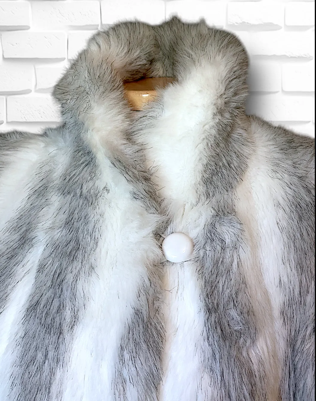 Vintage 1970’s Avec Tu Faux Fur Grey & White Long Overcoat