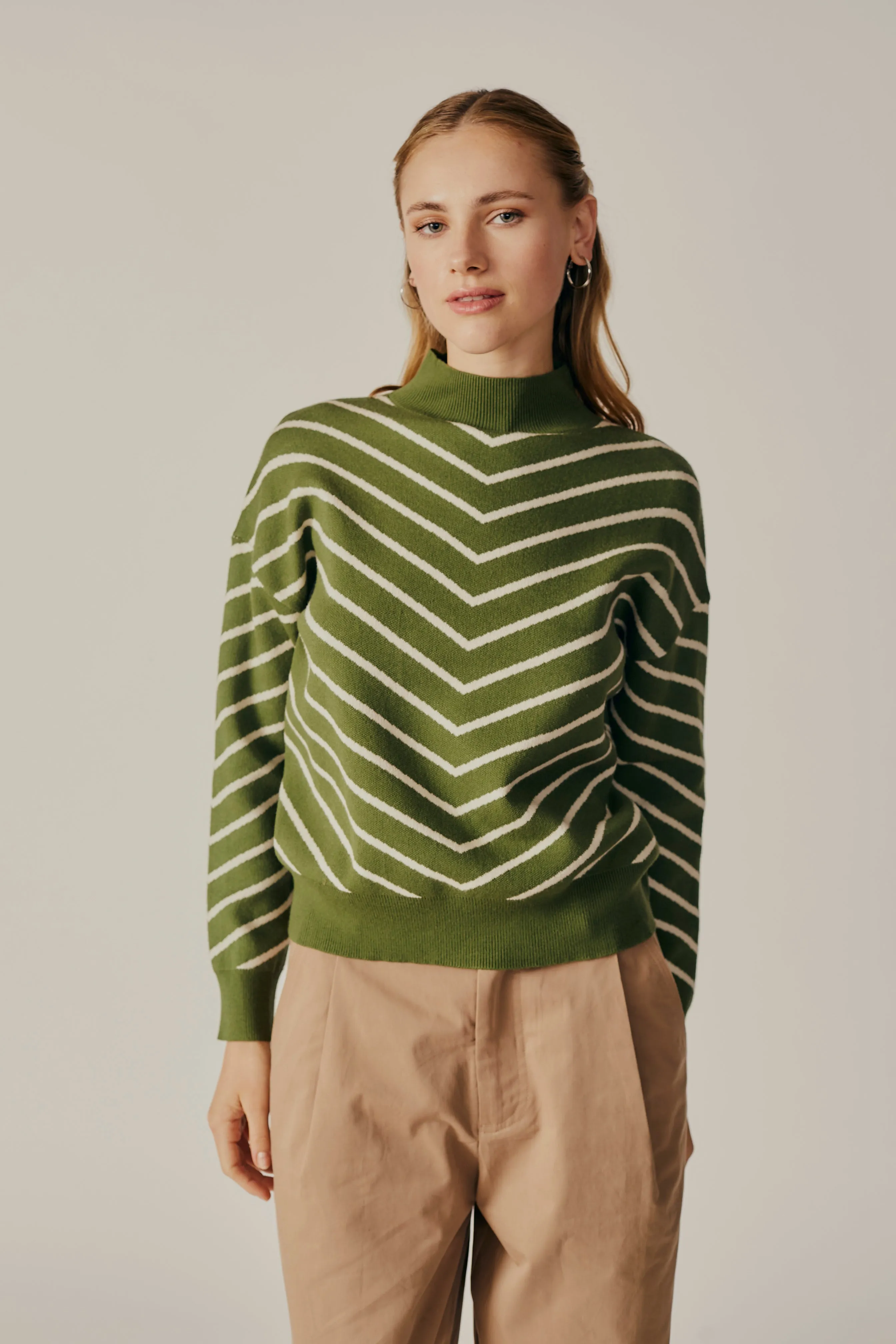 WEIGELA STRIPED TURTLENECK SWEATER